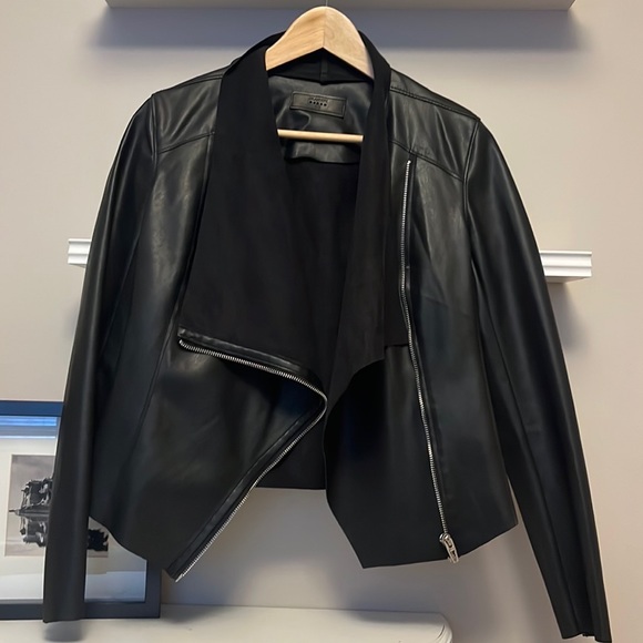 BLANK NYC | XS | NORDSTROM | Vegan Leather Drape Front Moto Jacket - Picture 4 of 13